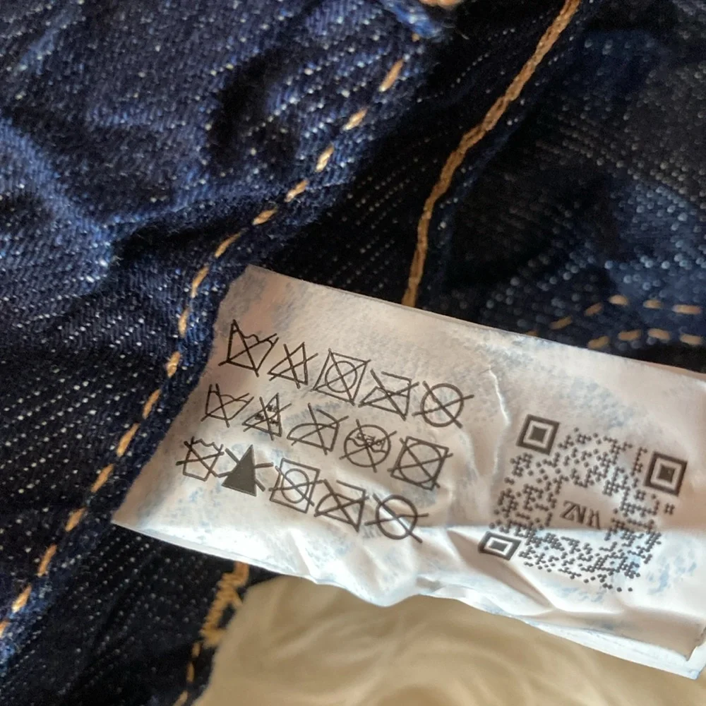 Zara Wrinkle Effect Low-Rise Straight Jeans in Rinse Wash